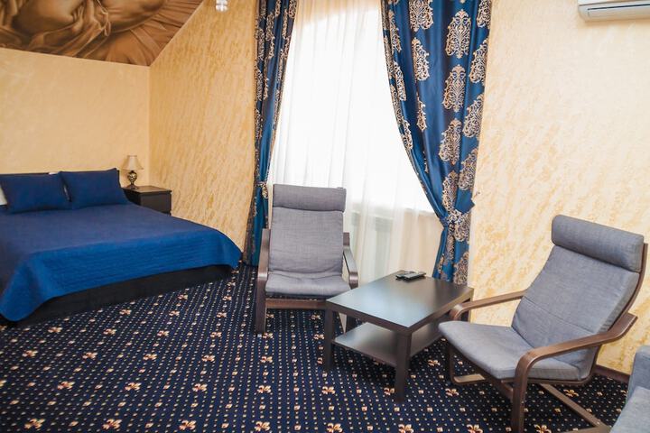 Room 18 of 49