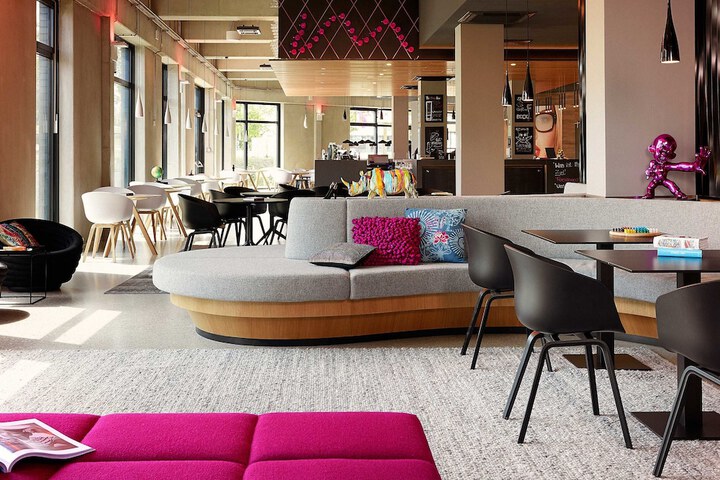 Guest Lobby