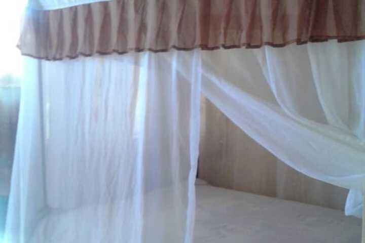 Room 5 of 16