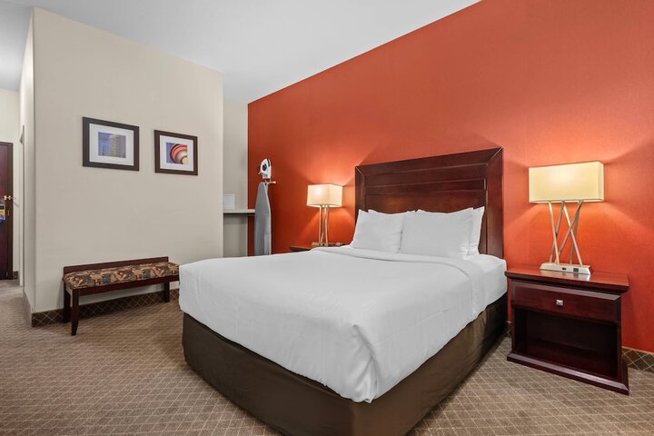 Room 34 of 72