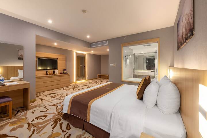 Room 42 of 122
