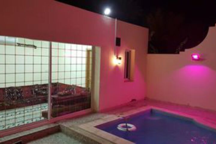 Pool 45 of 94