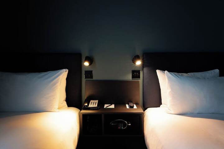 Room 53 of 112