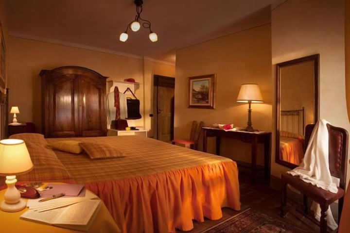 Room 8 of 44