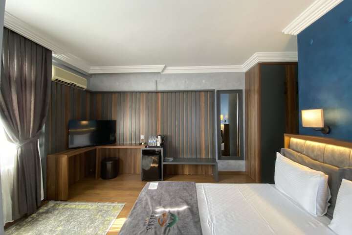 Room 15 of 51