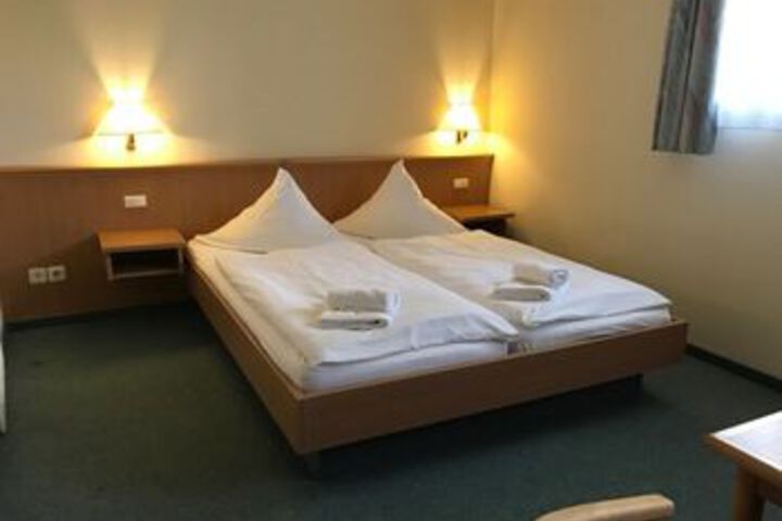 Room 22 of 46