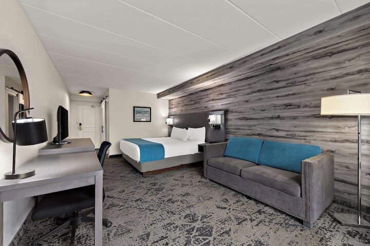 Room 15 of 76