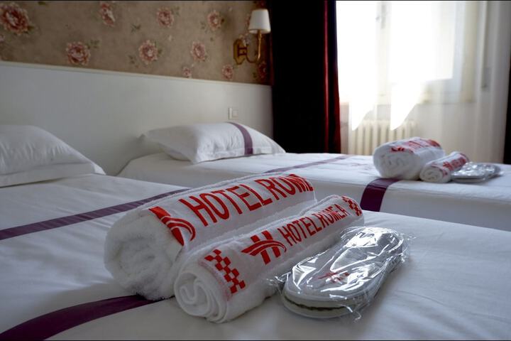 Room 17 of 28
