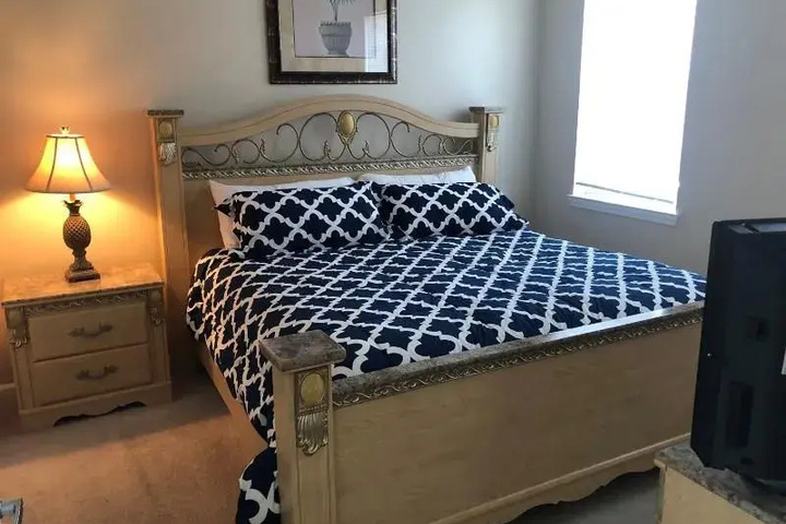 Room 6 of 26