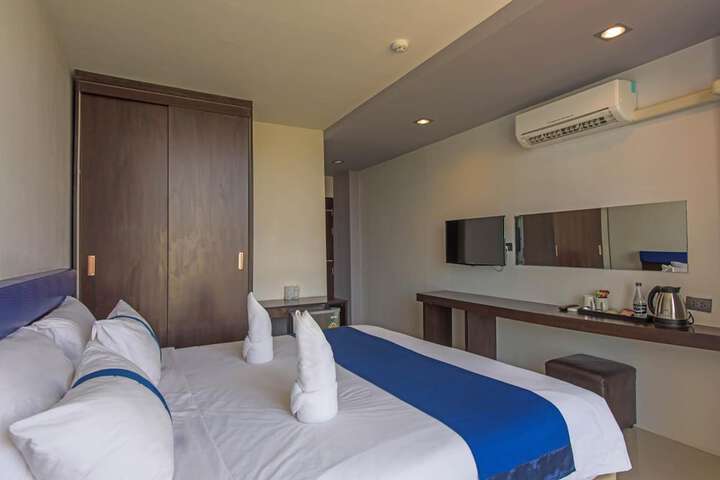 Room 12 of 46