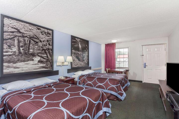 2 Double Beds (6 of 6)
