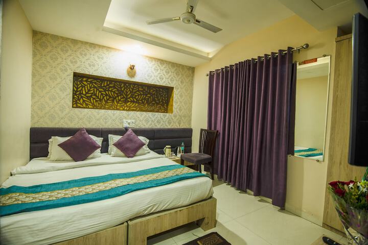 Room 14 of 37