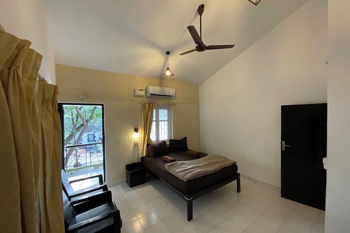 Room 9 of 160