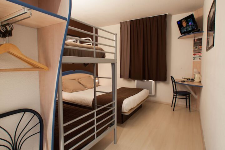 Room 9 of 47