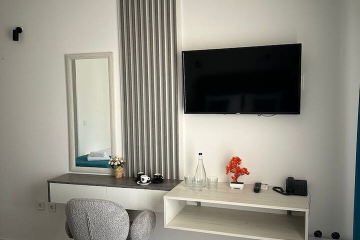 Room 9 of 51
