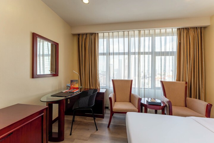 Room 28 of 60