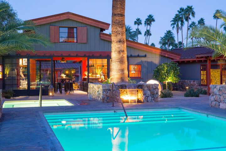 Hotel with Pool