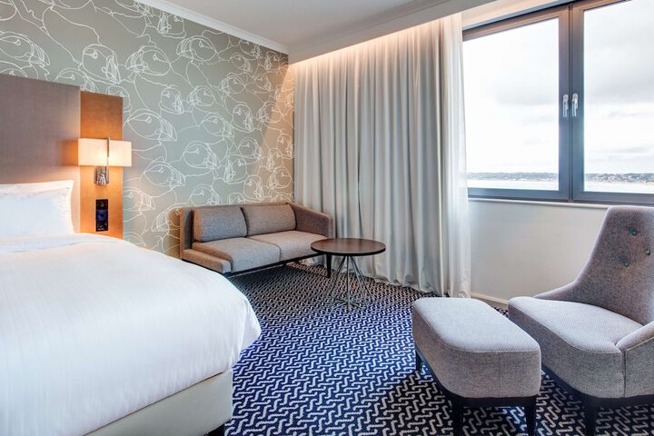Room 51 of 118