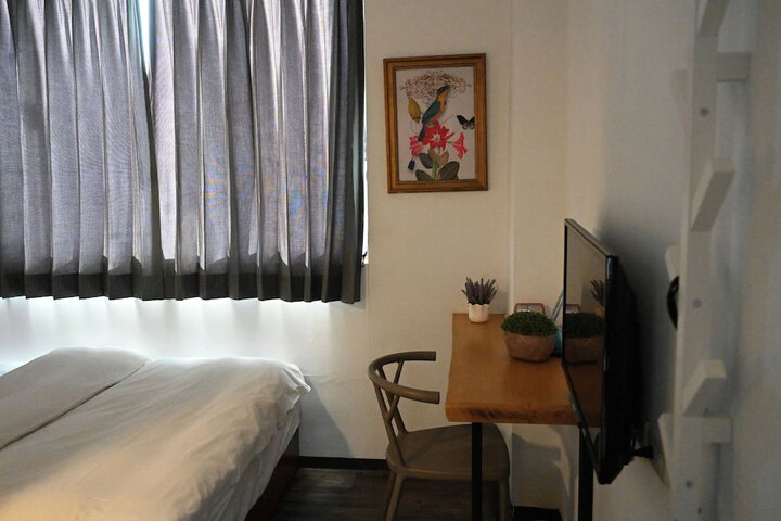 Room 48 of 142