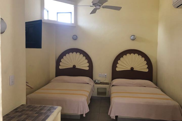 Room 11 of 19