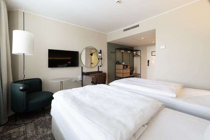 Room 45 of 94