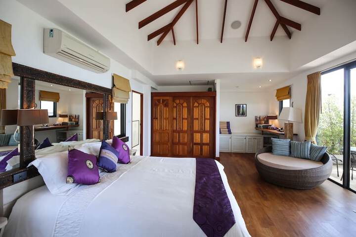Room 10 of 56