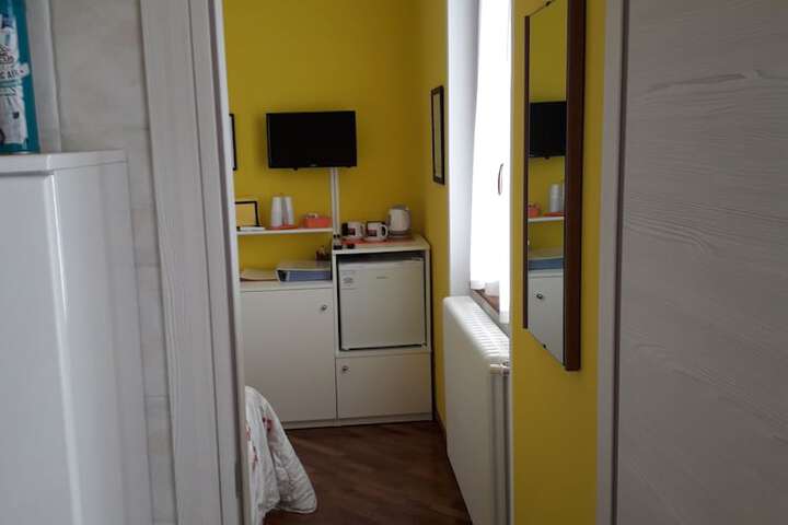 Room 16 of 117
