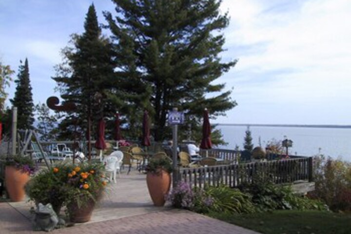 Sundeck 215 of 250