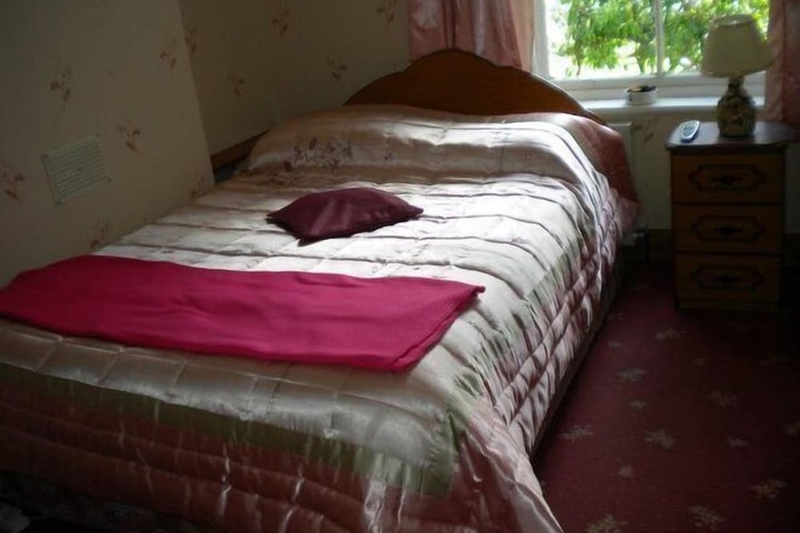Room 2 of 11