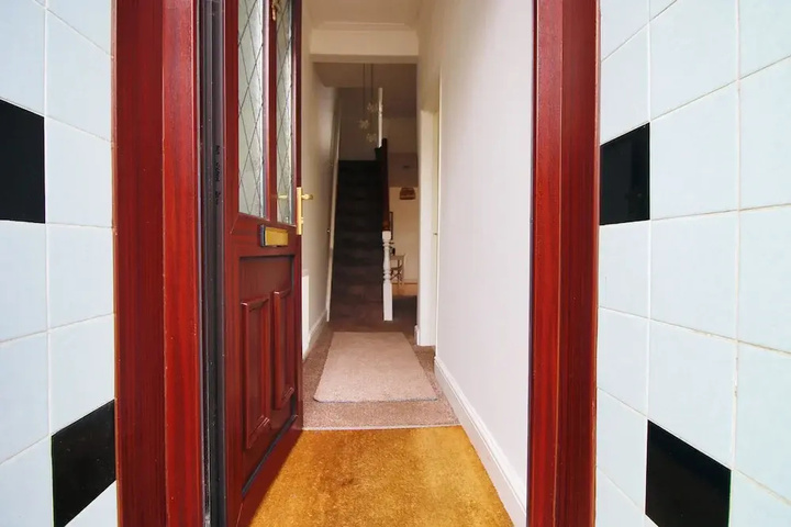 Room 7 of 19