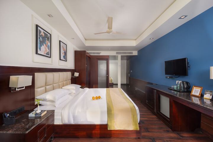 Room 5 of 52