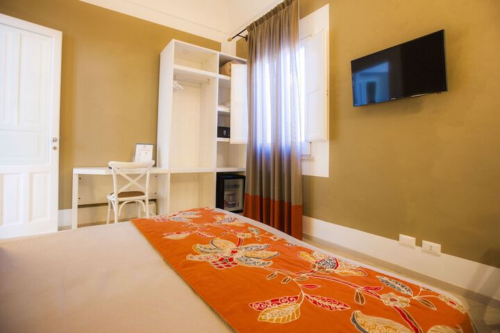 Room 60 of 210
