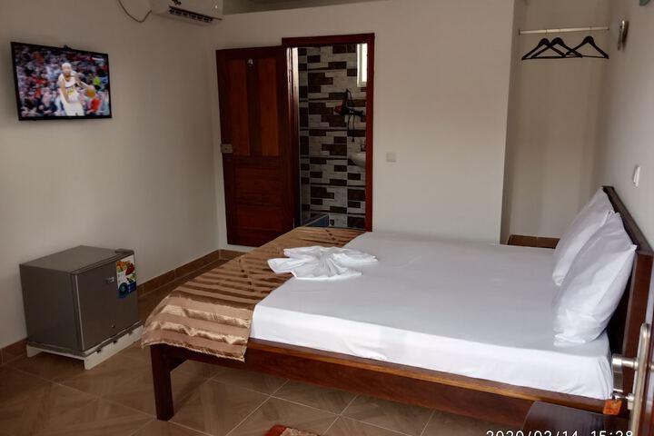 Room 5 of 7