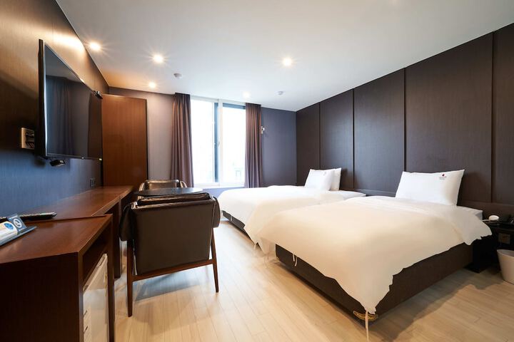 Room 9 of 87