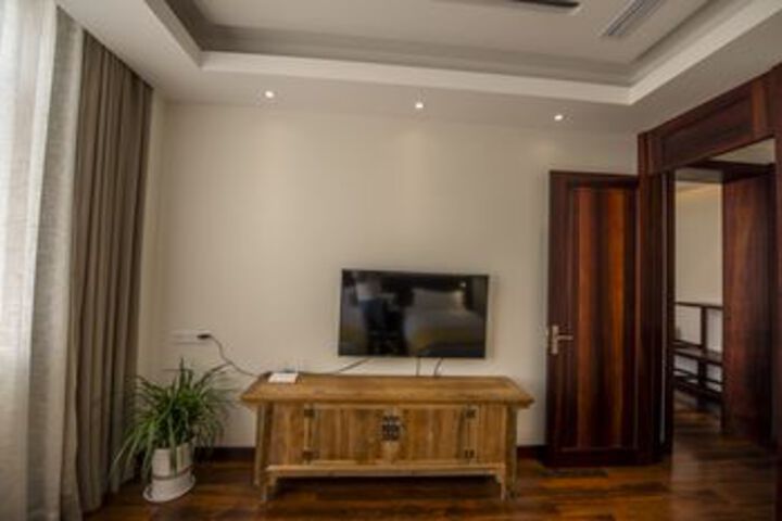 Room 12 of 36
