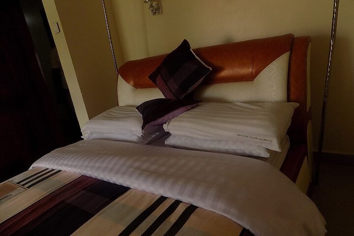 Room 7 of 25