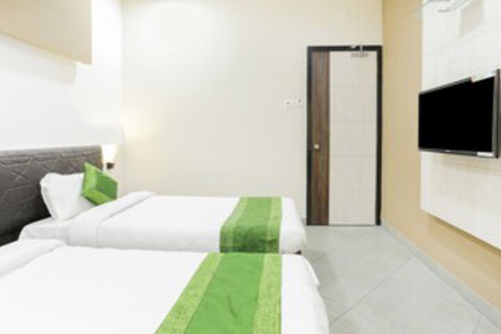 Room 26 of 49