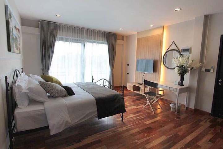 Room 19 of 33