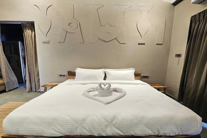 Room 7 of 76