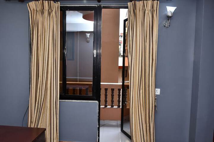 Room 11 of 23