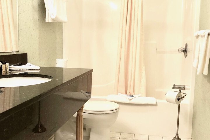 Room 28 of 61