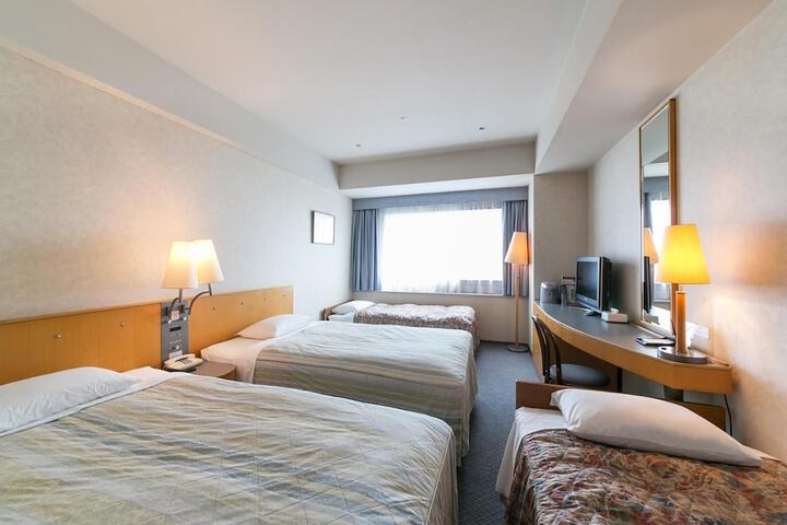 Room 7 of 48
