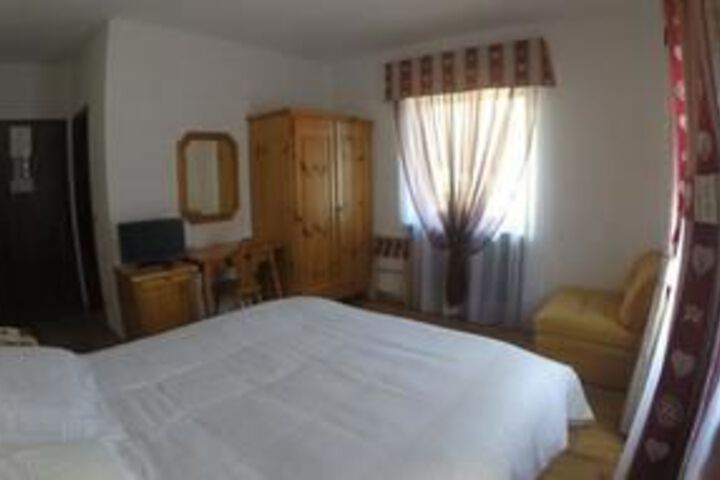 Room 9 of 21