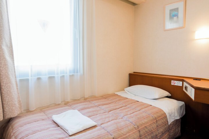 Room 5 of 10