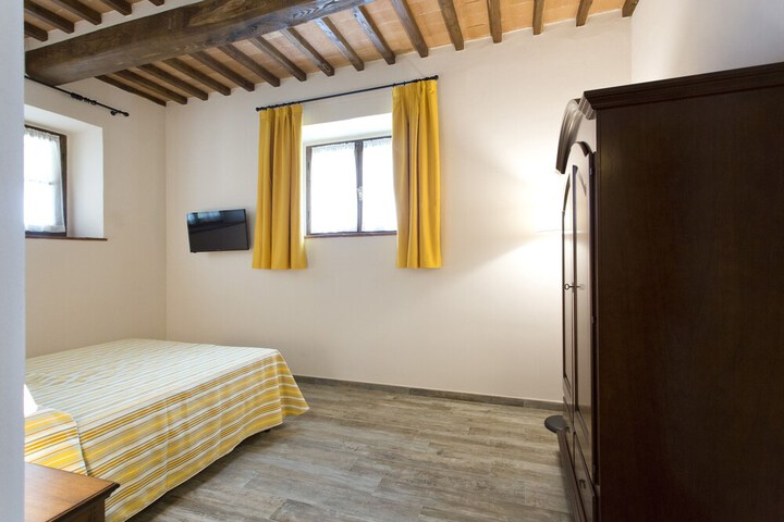 Room 15 of 98