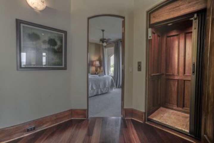 Room 35 of 49
