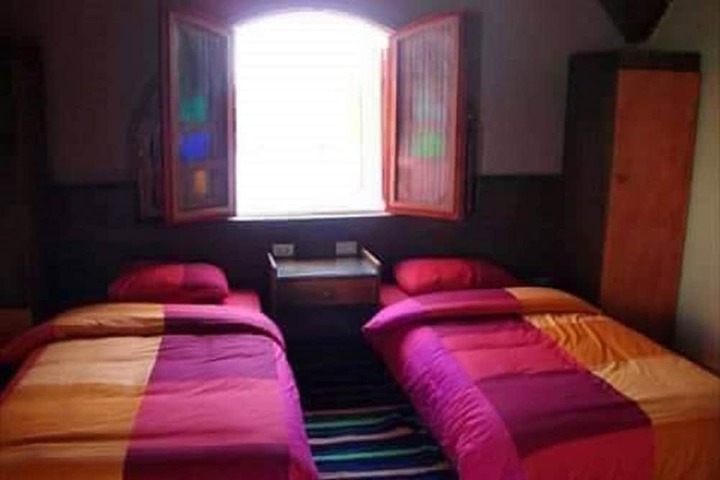 Room 5 of 6