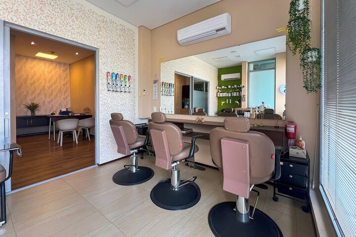 Hair salon