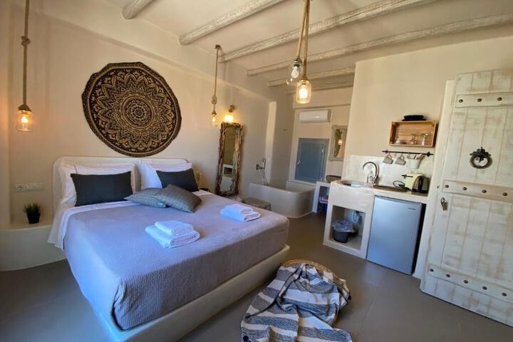 Room 33 of 46