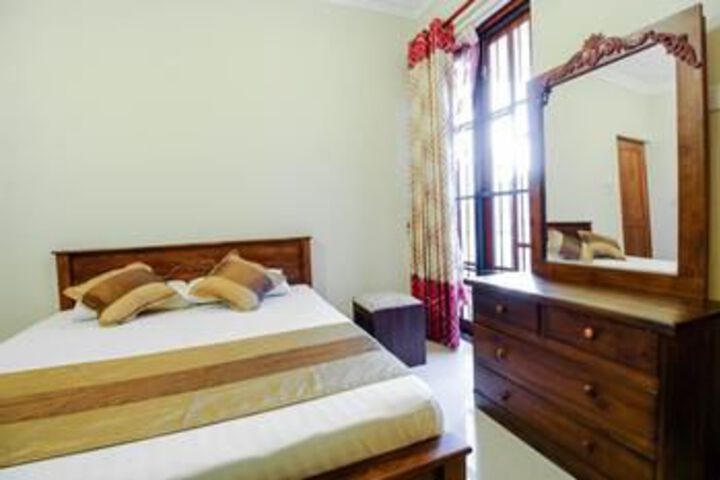 Room 15 of 48